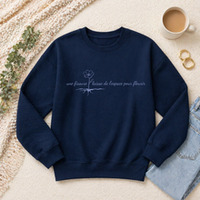 Charger l'image dans la galerie, Levée de fond - Crewneck santé mentale - Une fissure laisse de l'espace pour fleurir