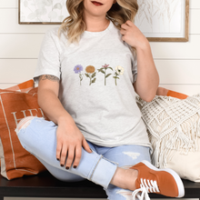 Charger l'image dans la galerie, T-Shirt - 4 fleurs - Couleurs classiques