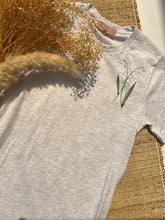 Charger l'image dans la galerie, PRÊT-À-PARTIR - T-shirt - 1 fleur simple - Adulte