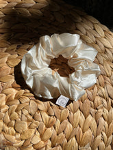 Charger l'image dans la galerie, Chouchou - Satin