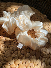 Charger l'image dans la galerie, Chouchou - Satin