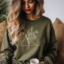 Charger l'image dans la galerie, Prêt à partir - Crewneck kaki - élégance florale