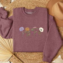 Charger l&#39;image dans la galerie, Crewneck - 4 fleurs - Couleurs Saisonnières
