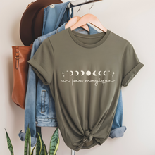 Charger l&#39;image dans la galerie, T-Shirt - Un peu magique - Couleurs saisonnières
