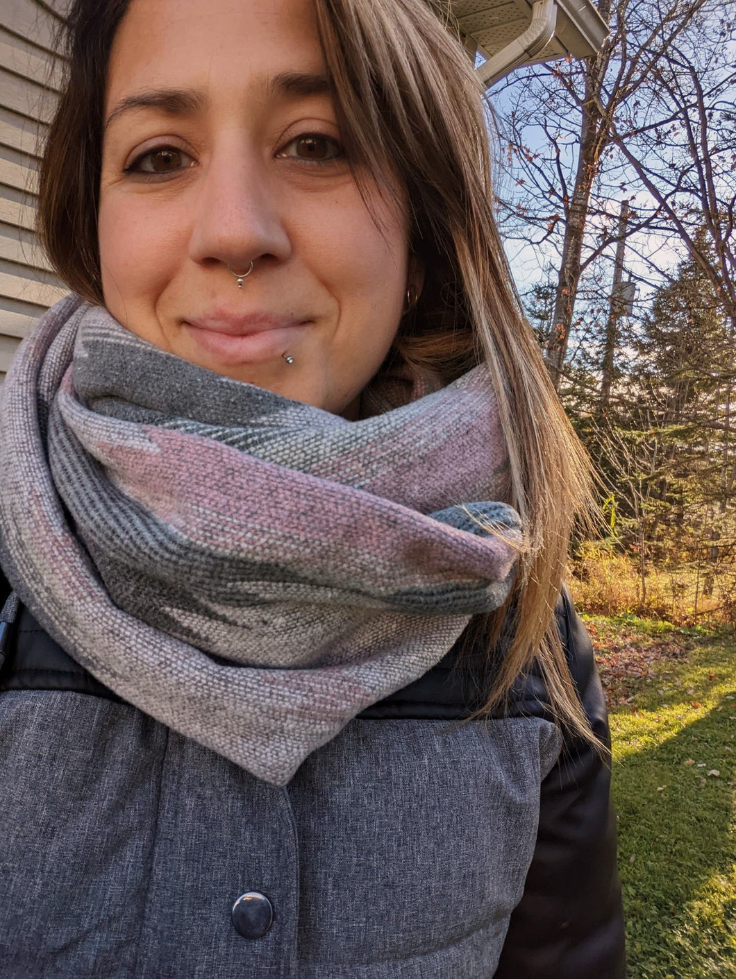 Foulard d'hiver - Fait au Québec - Lainage rosé et gris