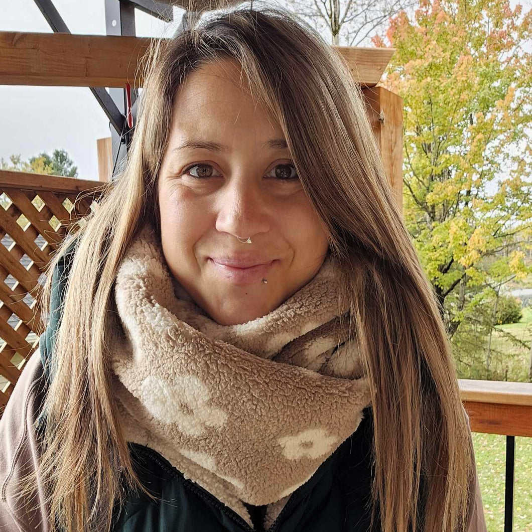 Foulard d'hiver - Fait au Québec - Fleurs sur Beige