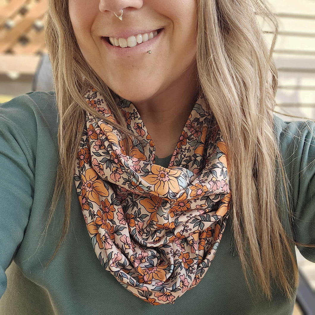 Foulard infini - Fleurs orangées