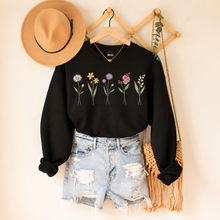 Charger l'image dans la galerie, Crewneck - 5 fleurs personnalisées - couleurs classiques

