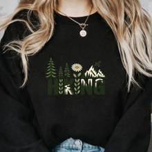 Charger l'image dans la galerie, Crewneck - Hiking- 9 choix de couleurs
