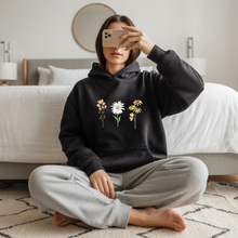 Charger l&#39;image dans la galerie, Hoodie - 4 choix de couleurs - 3 fleurs
