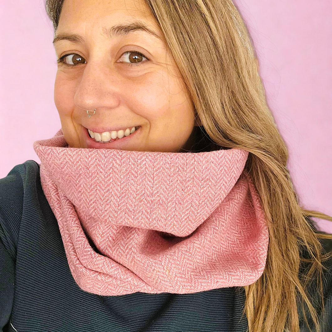 Foulard d'hiver - Fait au Québec - Lainage rose