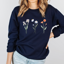Charger l&#39;image dans la galerie, Crewneck - couleurs classiques - 3 fleurs simples - Adulte
