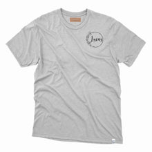 Charger l&#39;image dans la galerie, T-shirt - Prénom (personnalisé) + 1 fleur de naissance - Adulte
